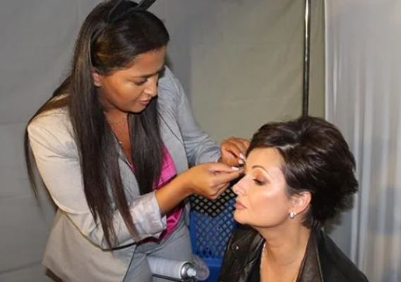 Душтағы жалаңаш семіз әйел Олег Тактаров порно фото